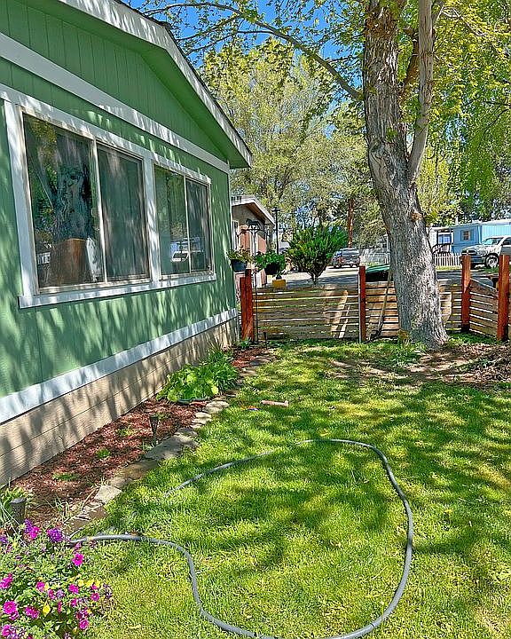 1st image of 205 SE Lynn Blvd Unit 20