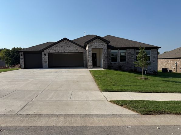 1031 Vista Ave