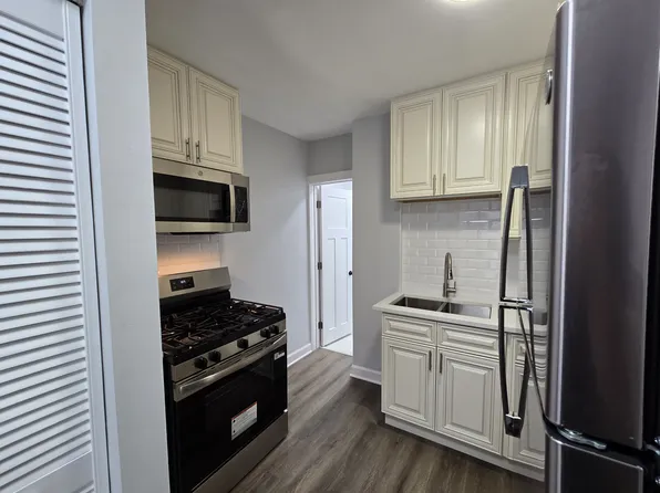3118 N Central Park Ave #1R, Chicago, IL 60618