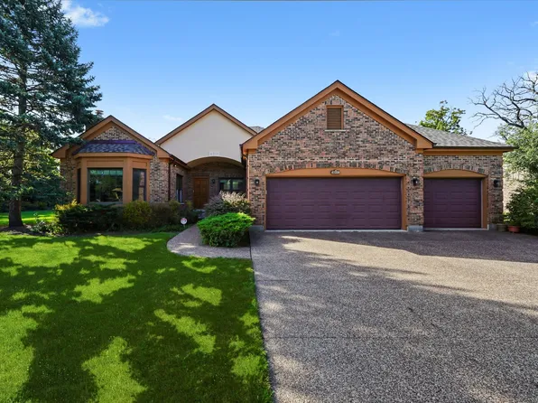 4211 Timberlane Dr, Northbrook, IL 60062