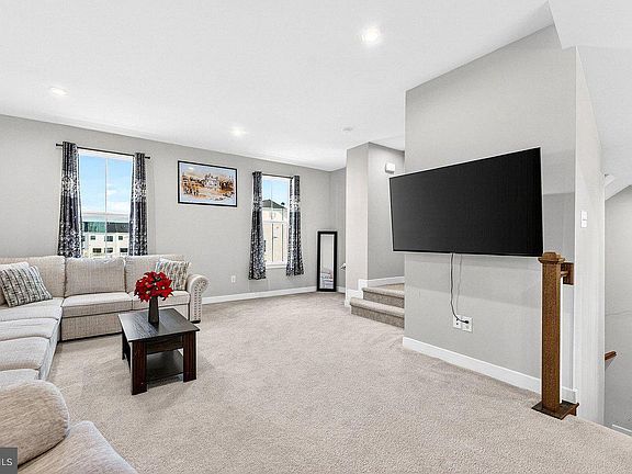 3rd image of 39 Sage Way