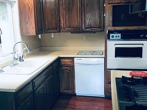 2nd image of 940 S Oasis Dr