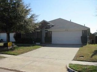 1045 Highland Station Dr, Saginaw, TX 76131