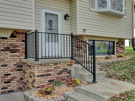 5th image of 2203 Coventry Dr