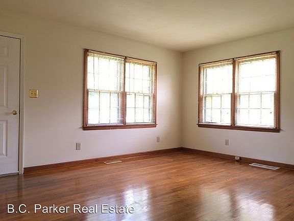 2nd image of 2729 Woodbury Dr