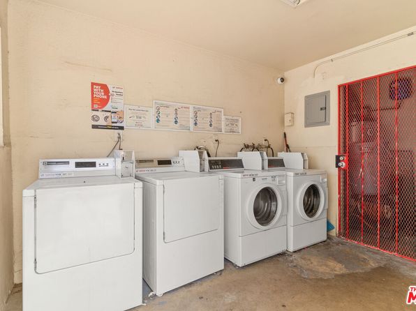 9035 Cedros Ave, Panorama City, CA 91402