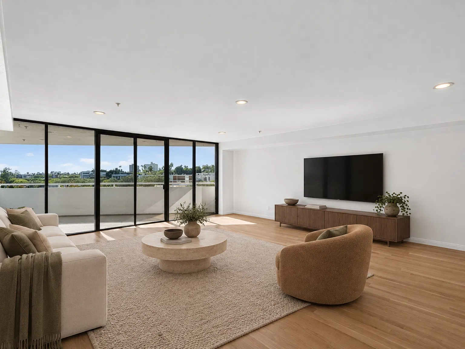 2 bed, 2.5 bath, 1740 sqft, $6,920 — Photo 3