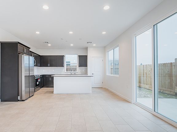 4th image of 2870 E Tierra Dr