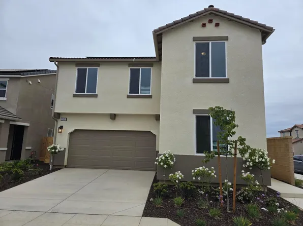 2980 E Escarpa Dr, Fresno, CA 93730