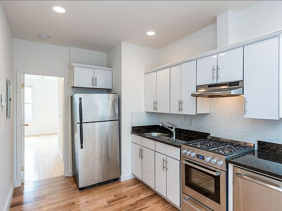 5th image of 642 Humboldt St #3A