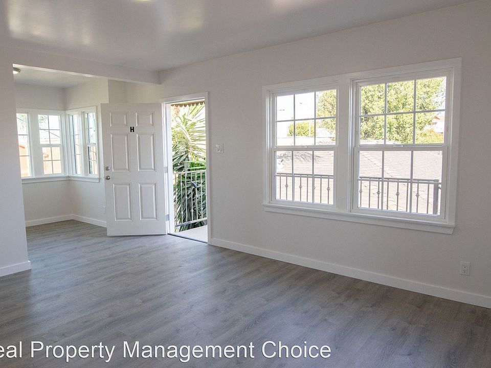 1st image of 325 N La Brea Ave #H
