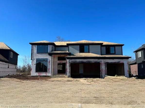 45623 Shoal Dr, Macomb, MI 48044