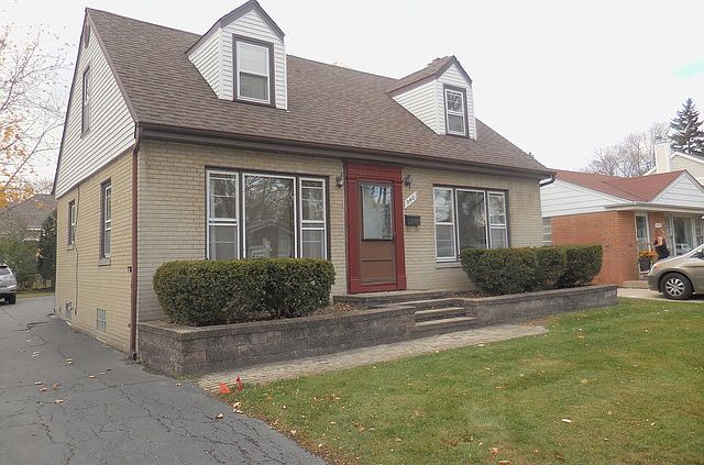 1st image of 940 N Kaspar Ave