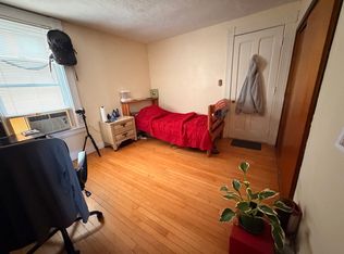83 Russell St APT 2, Worcester, MA 01609