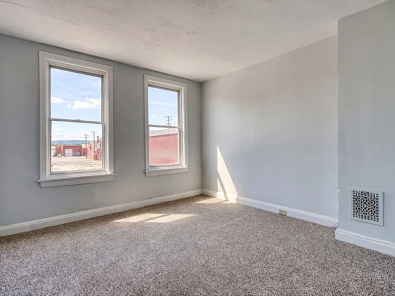 645 Camp St — Photo 14