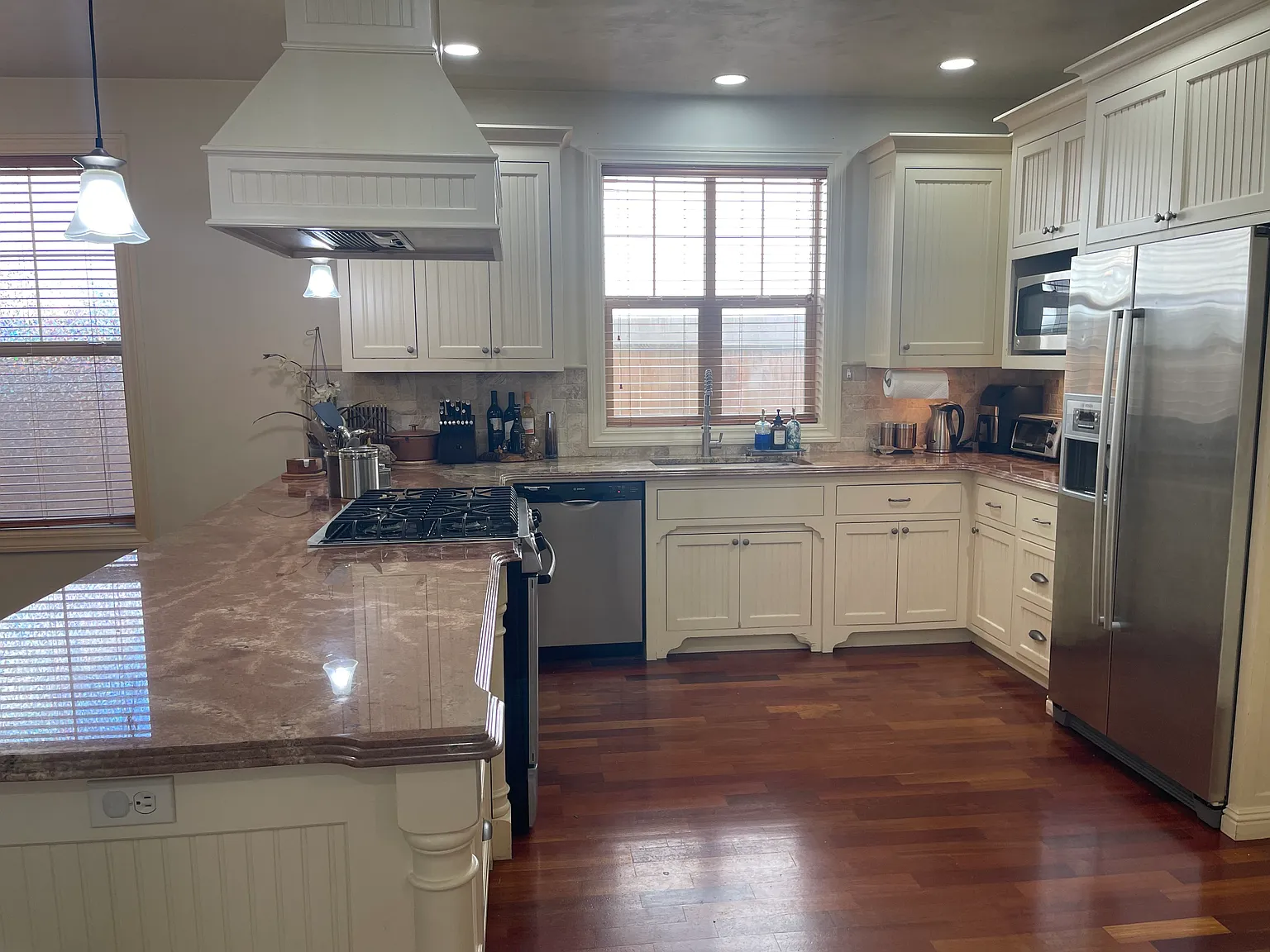 3 bed, 2055 sqft, $2,800 — Photo 2