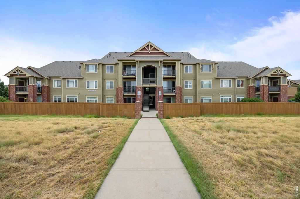 2445 Windrow Dr #B303