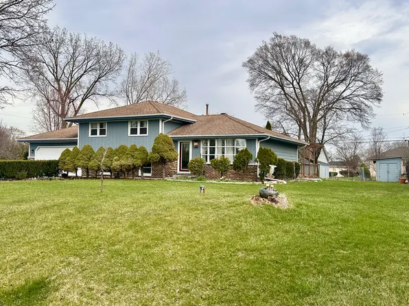 1N125 Fanchon St, Carol Stream, IL 60188