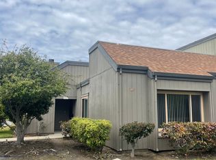 1055 Mangrove Ln, Alameda, CA 94502