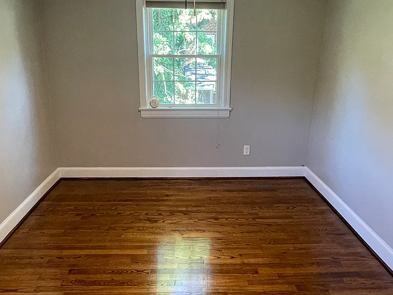 2655 Laburnum Ave SW — Photo 13