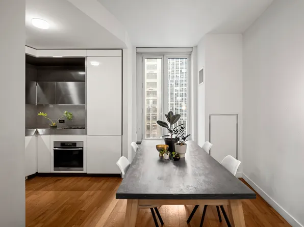 15 William Street image 4 of 11