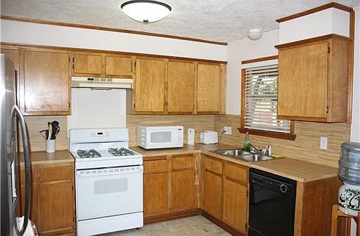 3rd image of 3203 Coastal Dr