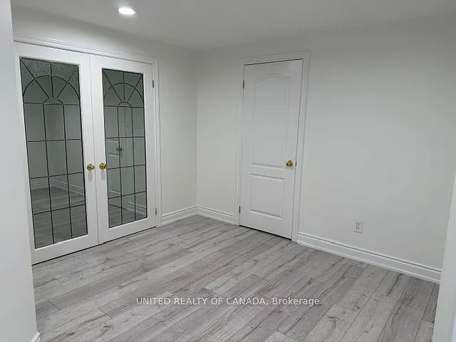 8 Hearthstone Cres #BASEMENT — Photo 12