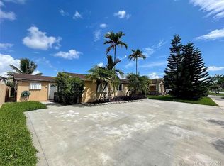 10421 SW 141st Dr, Miami, FL 33176