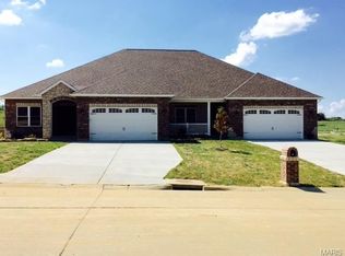 459 Legacy Ln, Villa Ridge, MO 63089