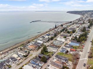 15377 Marine Dr, White Rock, BC V4B1C8