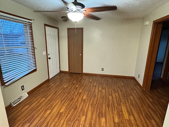 5th image of 163 Creek View Dr
