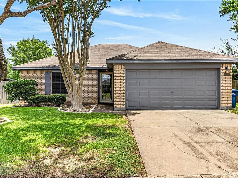 6810 Blue Skyway Dr — Photo 1