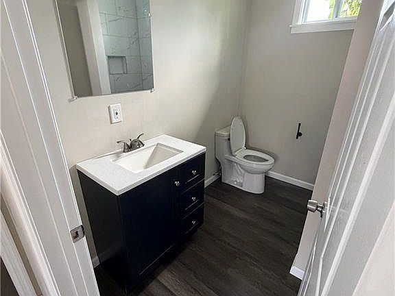 4th image of 2048 Broad St