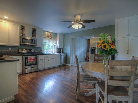 4th image of 1458 E Lincoln Ave