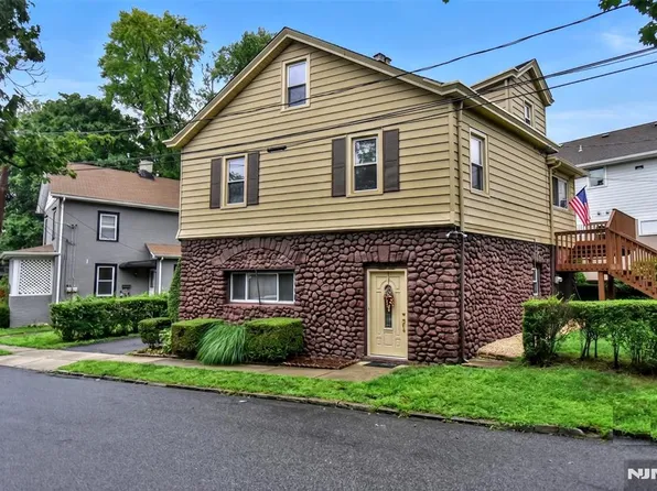 7 Lafayette Pl, Waldwick, NJ 07463