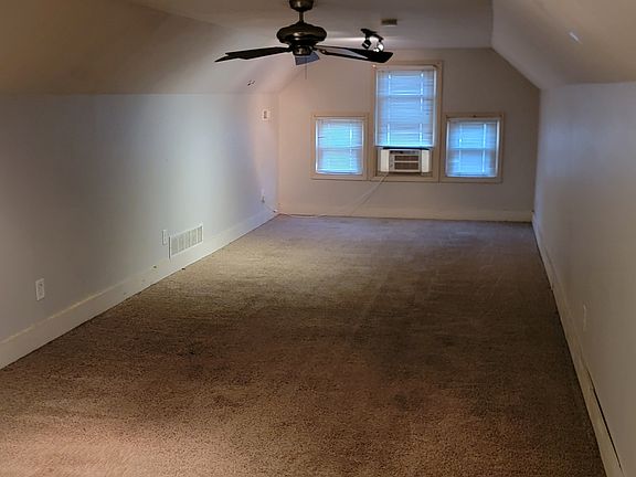 4th image of 3062 Vine St