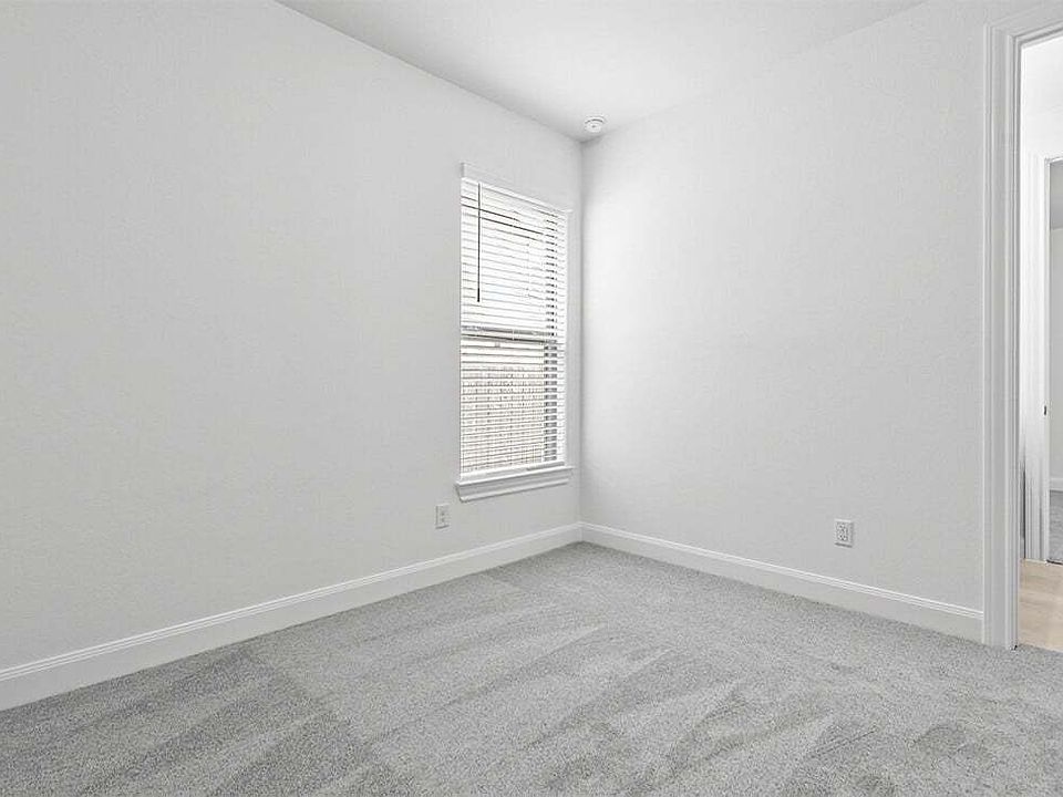 1st image of 836 Laguna Green Ln