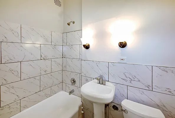 Rented by Re/Max In The City | media 23