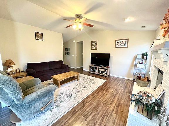3rd image of 319 S Windstone Ct