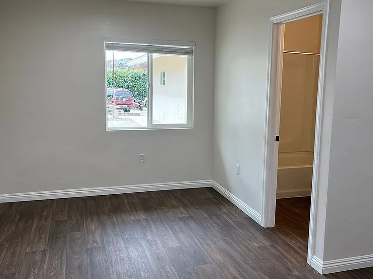 3955 Helix Ln — Photo 9