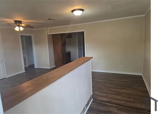 3727 Catherine St — Photo 14