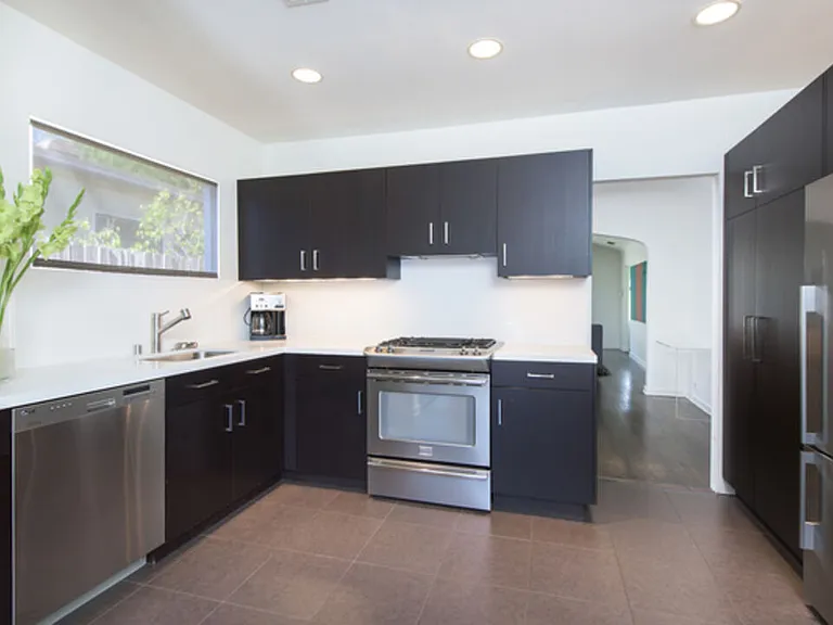 8842 Dorrington Ave — Photo 7