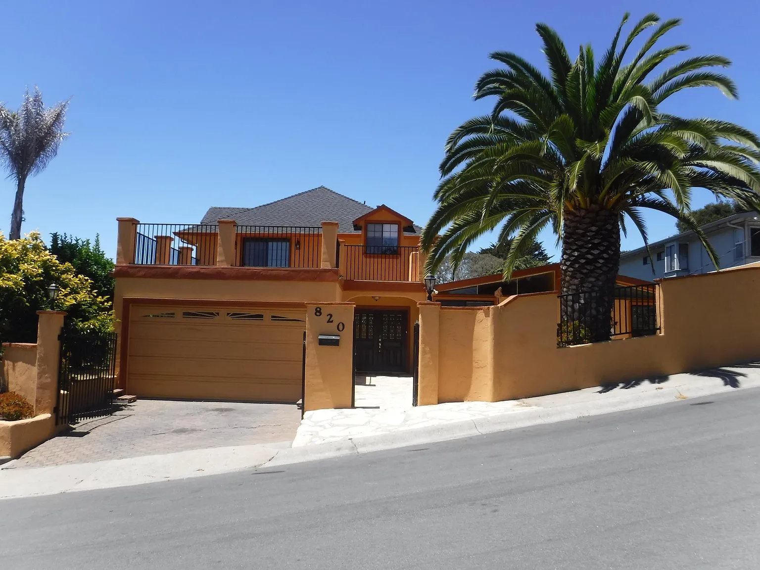 820 Adair Pl photo 1