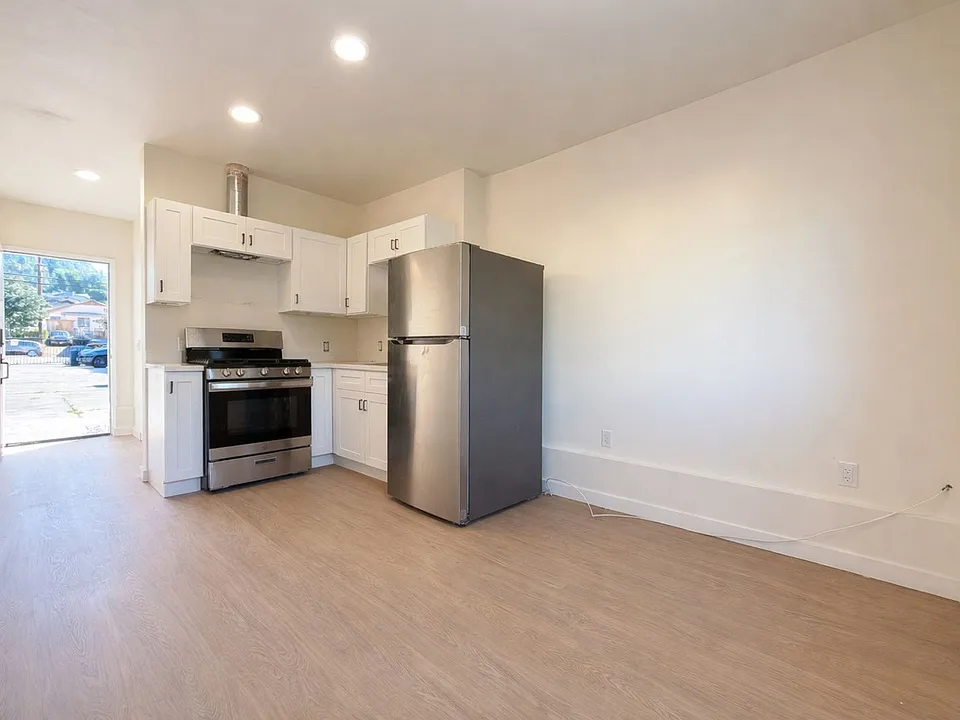 6819 N Figueroa St #25