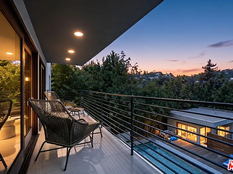 2035 De Mille Dr — Photo 29