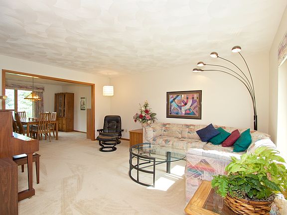 5th image of 3881 Breckinridge Dr