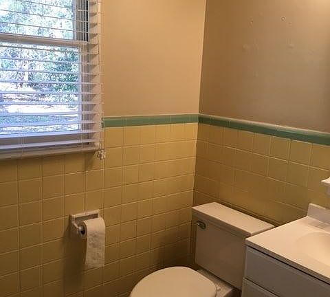 3rd image of 440 University Dr