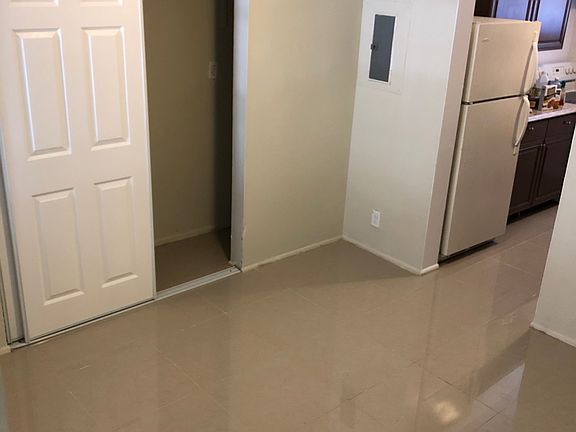 5th image of 932 Magnolia Dr APT E