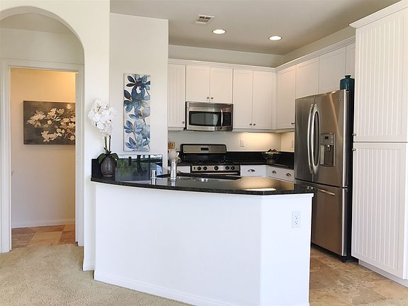 4th image of 760 Harbor Cliff Way Unit 122