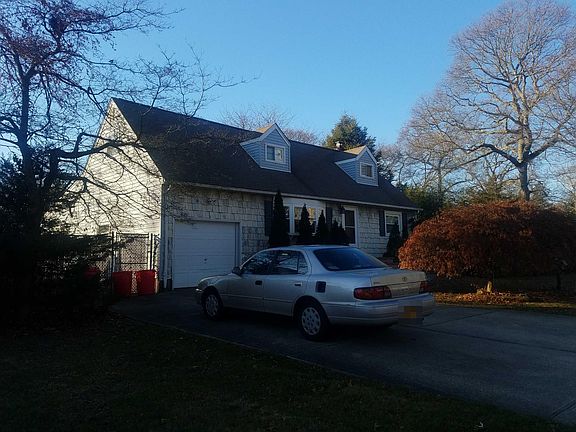 3rd image of 36 Ackerly Ln